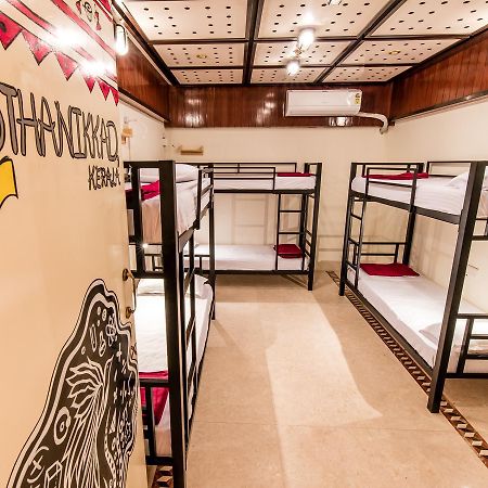 Basti - A Backpackers Hostel Mumbai  Buitenkant foto