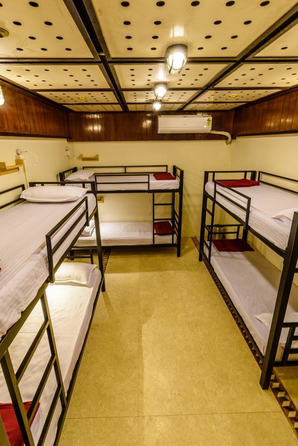 Basti - A Backpackers Hostel Mumbai  Buitenkant foto